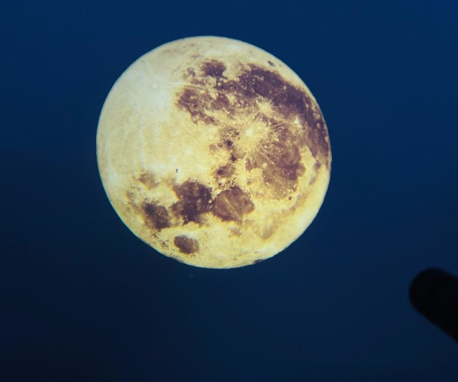جهاز عرض (بروجكتر) ضوء القمر والارض